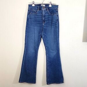 Loft The Slim Flare lightly distressed blue jeans size 6